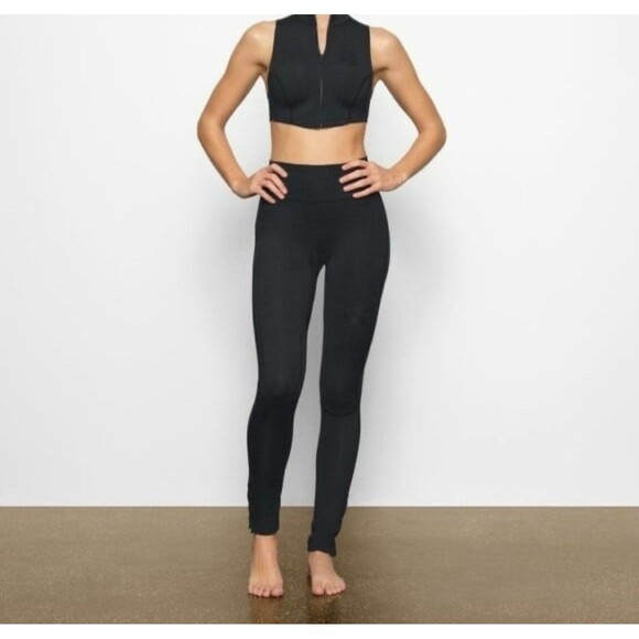 NWT SKIMS Sporty Swim Surf Rashgaurd Pants in Onyx Size XSmall - Picture 1 of 3